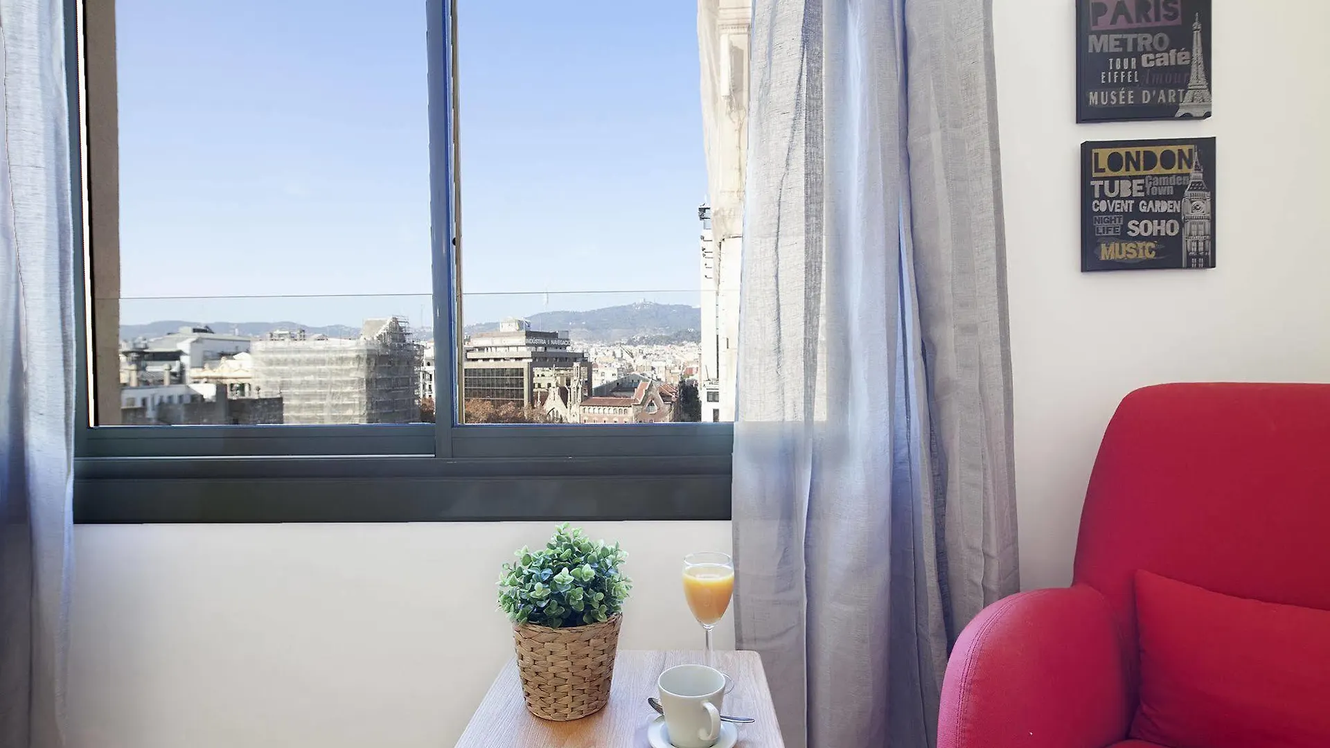 Bonavista Apartments - Pedrera Barcelona 4*,  Spain