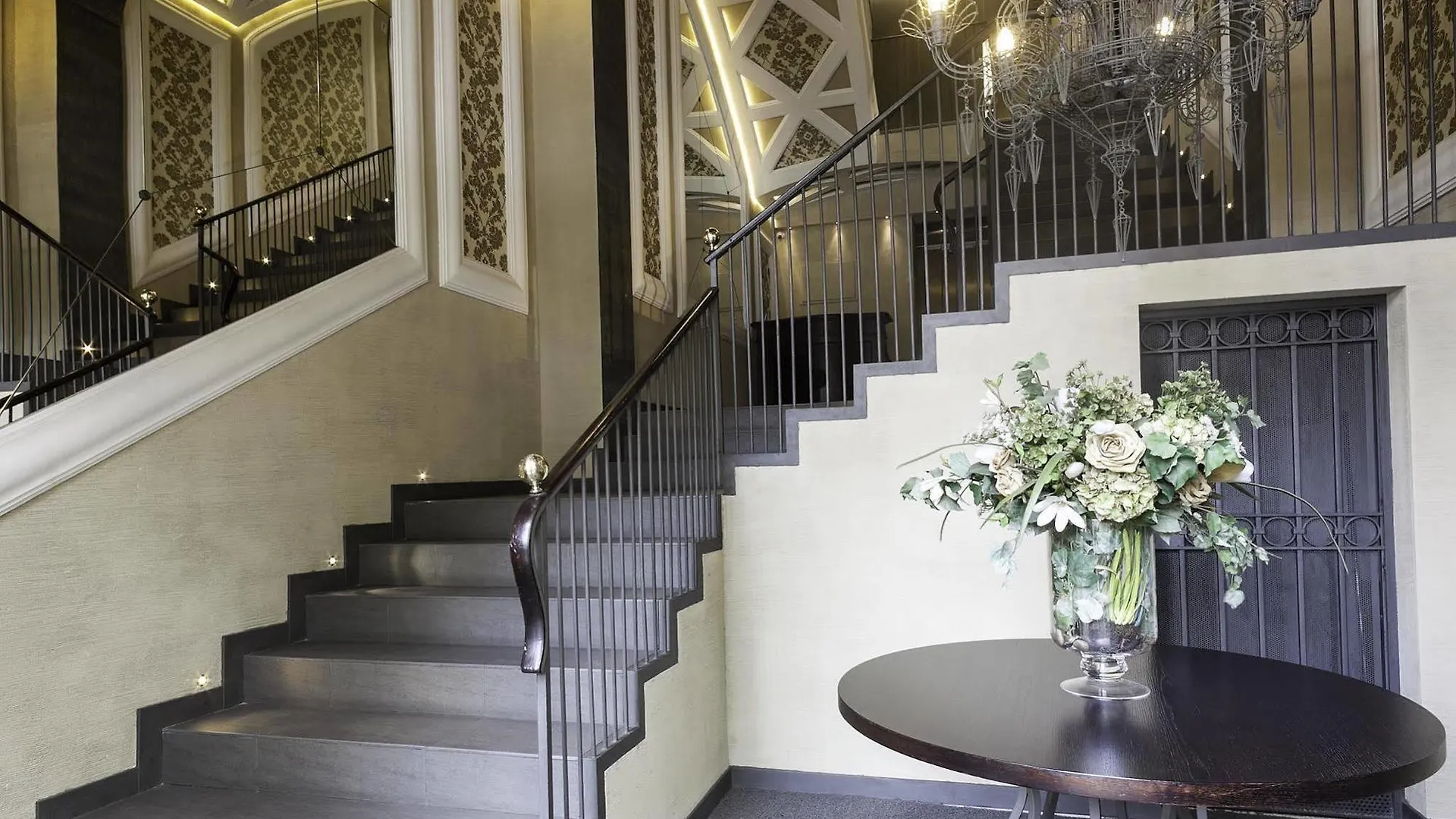 **** Hotel Bonavista Apartments - Pedrera Barcelona Španělsko